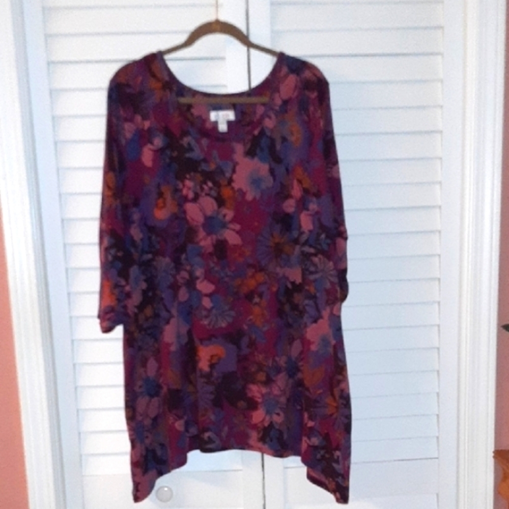 3X Denim & Co Purple & Red 3/4 Sleeve Floral Sharkbite Hem Lightweight Sweater